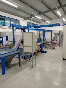 Veduta d'insieme della sala di lavorazione